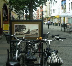 Fahrradständer mit Geschichtsbewußtsein